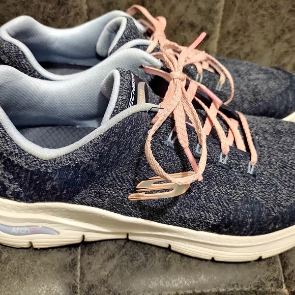 Women's Sketchers Arch Fit - Picture 2 of 6